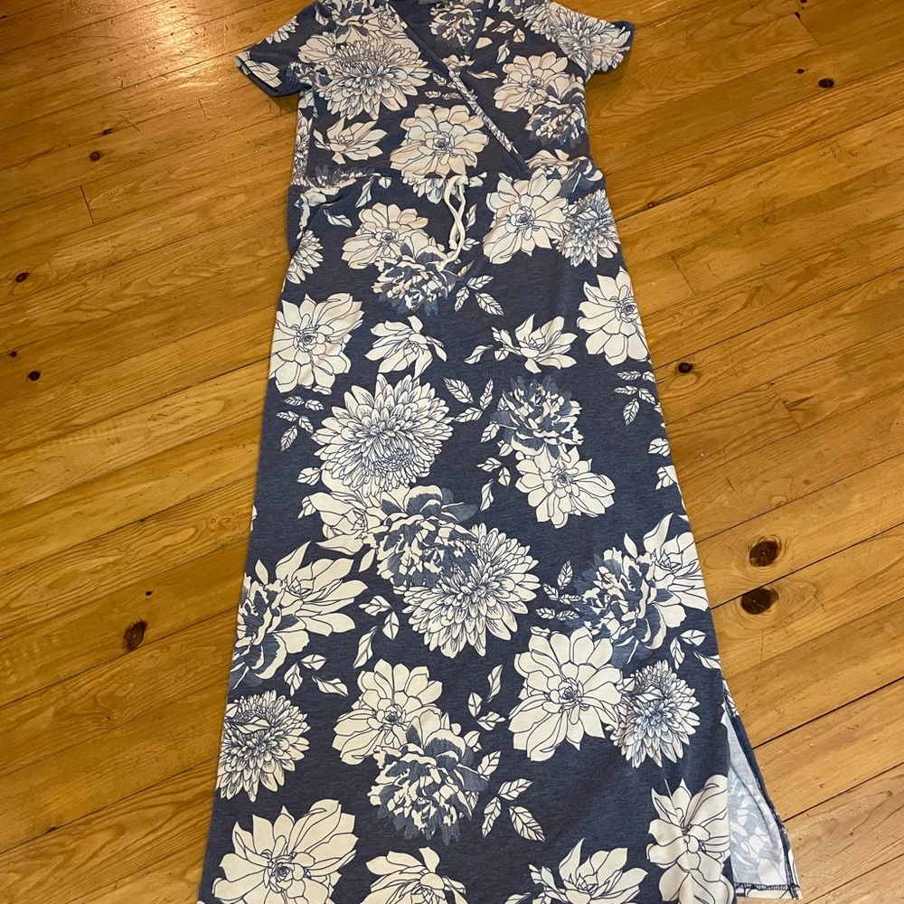 Loveappella Floral Blue and White Maxi Dress